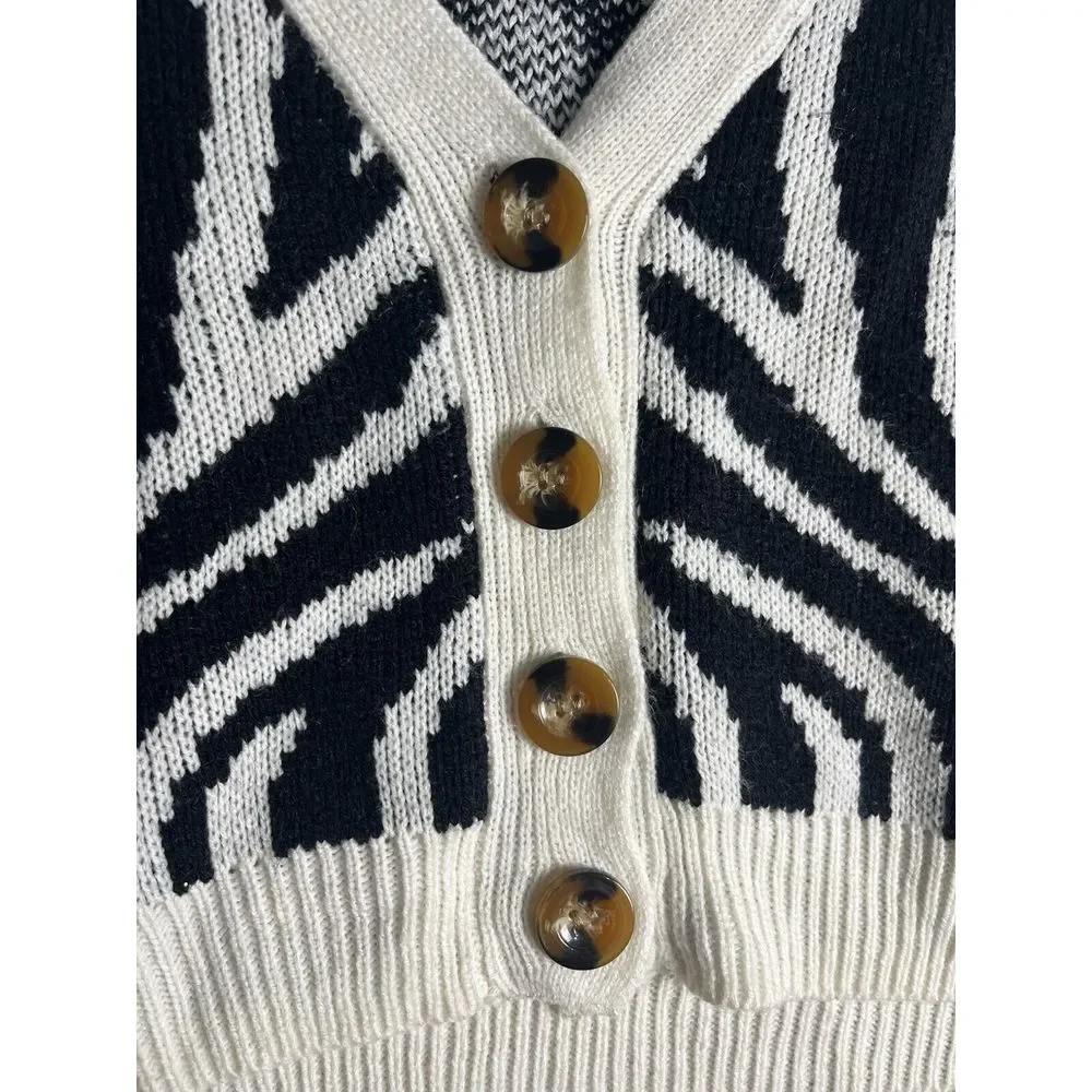 AMP  Zebra Pattern Sweater - Picture 2 of 6